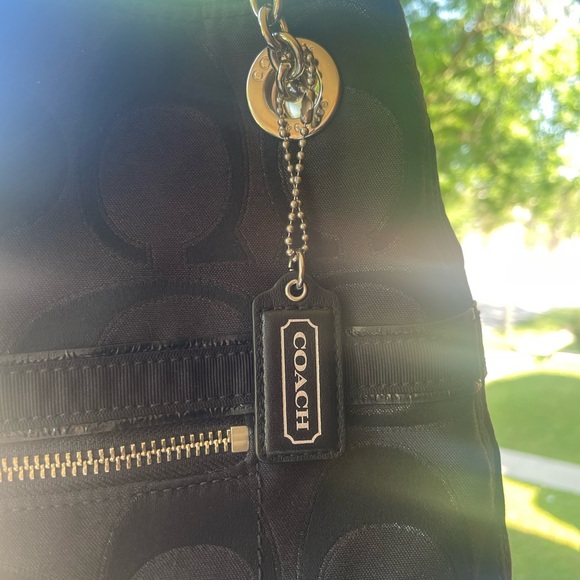 Coach Black and Gray Signature Shoulder Bag - Picture 4 of 10